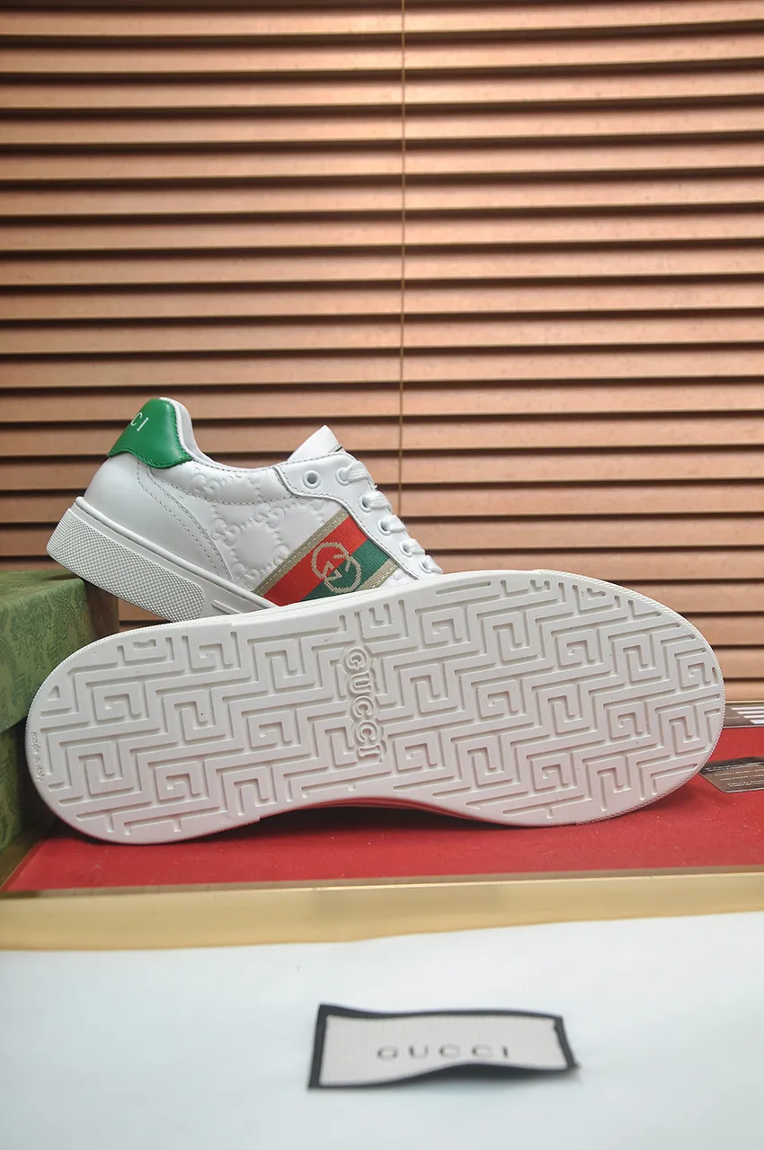 Men's shoes 💰480💶【GUCCI】1:1 men's sports shoes from the official website are now on the market. They are made of original silk cowhide + first-layer sheepskin lining, plus the original 1:1 comfortable outsole from the official website. Fashionable and versatile, super comfortable and breathable! Available in 2 colors: black, standard shoe size 38/45 (custom-made size 45 is non-refundable)